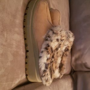 Skechers slip on shoes